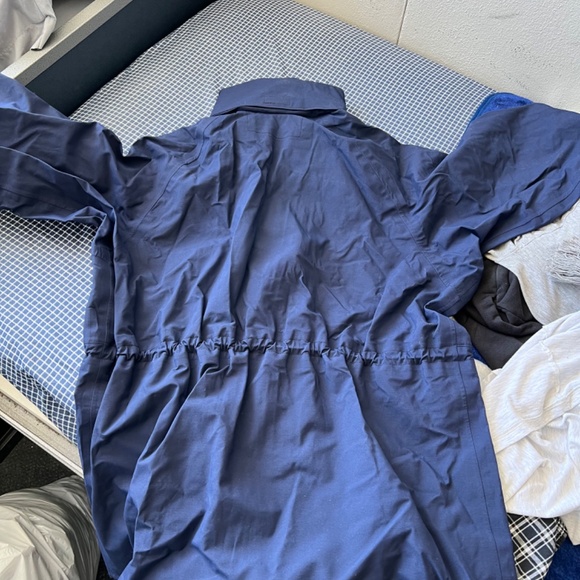 100% Gortex Raincoat (Blue) - Picture 3 of 4